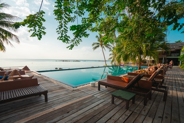 Ilustrasi Hotel di Pangandaran Rating Tertinggi. Foto: dok. Unsplash/Sasha Kaunas