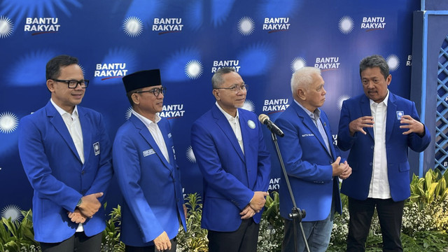 Suasana usai Halal Bihalal DPP PAN di Kantor DPP PAN, Jakarta Selatan, Minggu (20/4/2025). Foto: Haya Syahira/kumparan