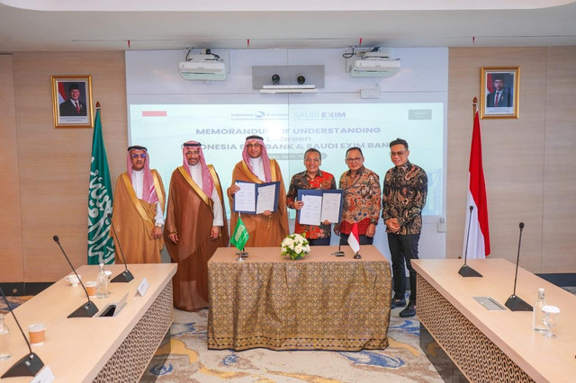 Lembaga Pembiayaan Ekspor Indonesia (LPEI/Indonesia Eximbank) dan Saudi Exim Bank resmi menandatangani Nota Kesepahaman (MoU). Foto: LPEI