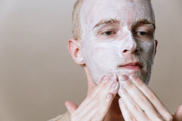 Ilustrasi rekomendasi skincare fungal acne safe. Sumber: pexels.com