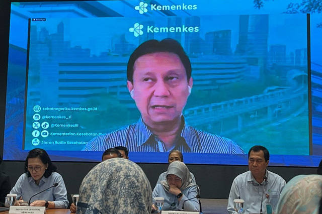 Menkes Budi Gunadi Sadikin dalam konfesensi pers mengenai berbagai kasus terkait tenaga medis di Kementerian Kesehatan (Kemenkes), Jakarta Selatan, Senin (21/4/2025). Foto: Alya Zahra/kumparan 