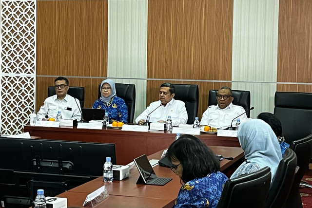 Konferesi pers BPJPH dan BPOM di Gedung BPJPH, Jakarta Timur, Senin (21/4/2025). Foto: Rayyan Farhansyah/kumparan