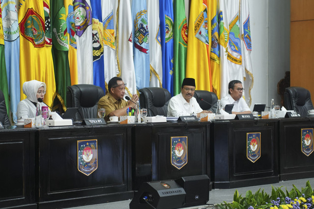 Mendagri Tito Karnavian dan Mensos Saifullah Yusuf (Gus Ipul) sosialisasi Sekolah Rakyat, Senin (21/4/2025). Foto: Dok. Kemensos