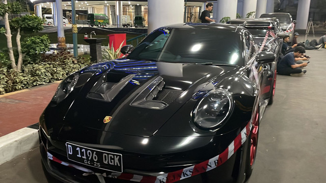 Mobil mewah disita Kejagung. Foto: Fadhil Pramudya/kumparan