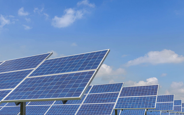 Ilustrasi Panel Surya. Foto: Shutterstock
