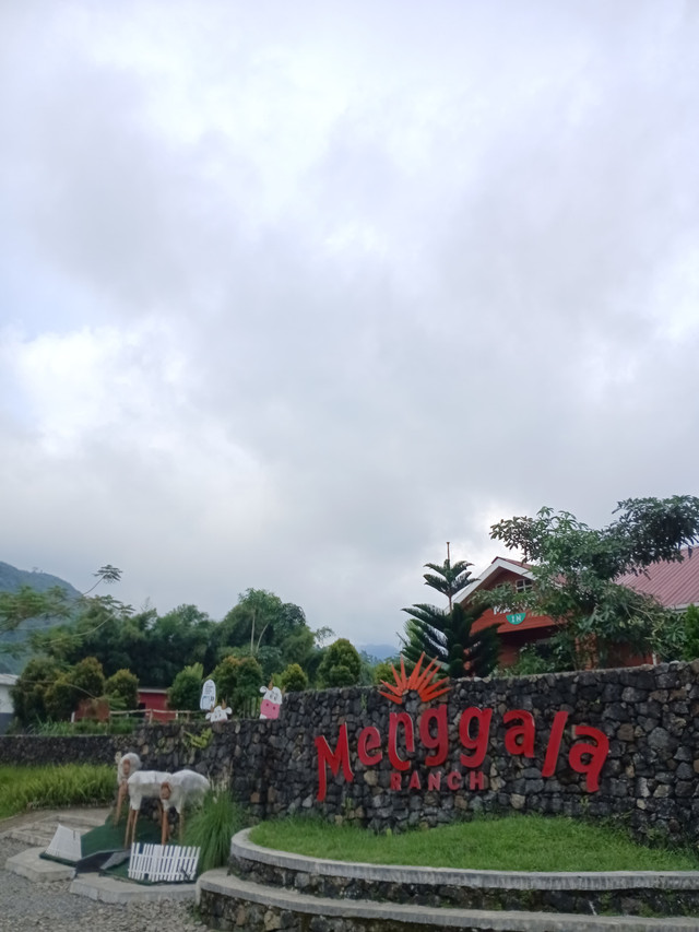 Tampak depan sebelum masuk wisata. Sumber: Dokumentasi Pribadi, Minggu 20 April 2025.