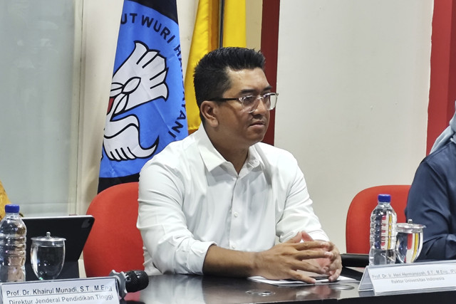 Rektor UI Prof.Heri Hermansyah dalam konferensi pers pelaksanaan UTBK di Universitas Indonesia, Depok, Jawa Barat, Rabu (23/4/2025). Foto: Alya Zahra/kumparan