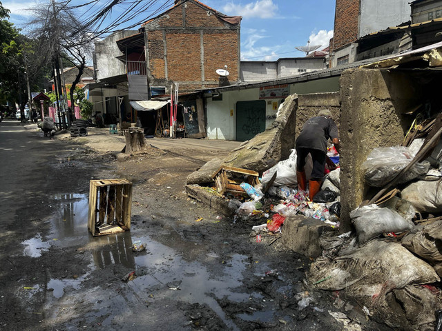 Bekas tempat tumpukan sampah di Jalan Dr KRT Radjiman Widyodinigrat Arah Cakung, Jakarta Timur, Rabu (23/4/2025). Foto: Rayyan Farhansyah/kumparan
