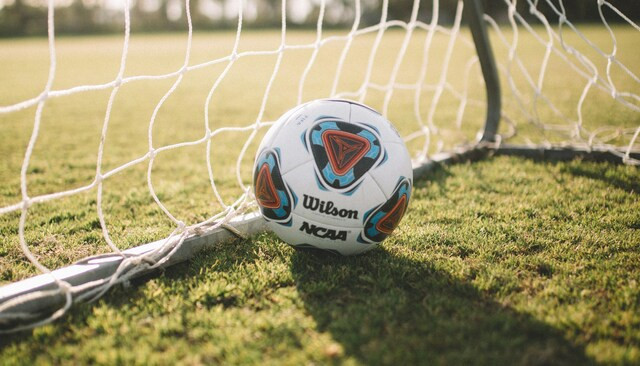 Ilustrasi link dan cara nonton live streaming Celta vs Villarreal. Foto: Unsplash/Jack Monach