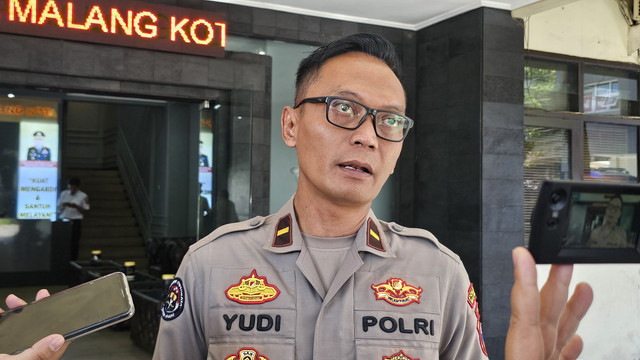 Kasi Humas Polresta Malang Kota, Ipda Yudi Risdiyanto, di Mapolresta Malang Kota, Rabu (23/4/2025). Foto: Dok. Istimewa