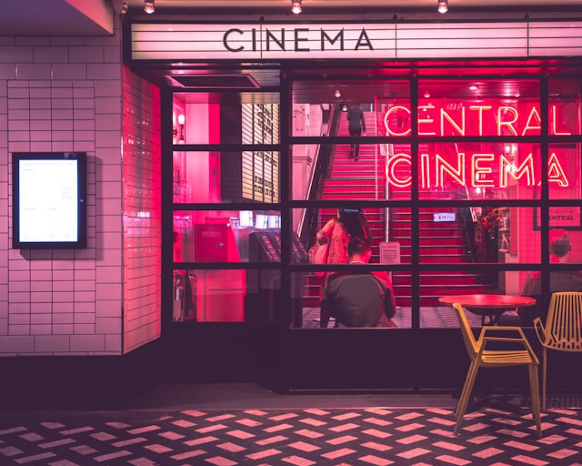 Ilustrasi untuk Daftar Film Bioskop Juni 2025. Sumber: Unsplash/Myke Simon