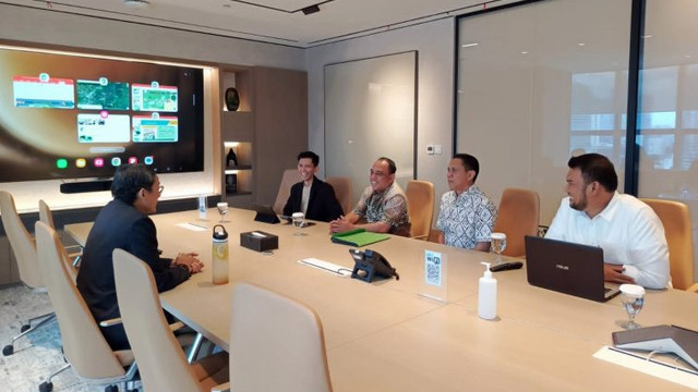 Pertemuan antara Bupati Bolaang Mongondow (Bolmong), Yusra Alhabsyi, dengan pengusaha nasional Sandiaga Uno di Jakarta.