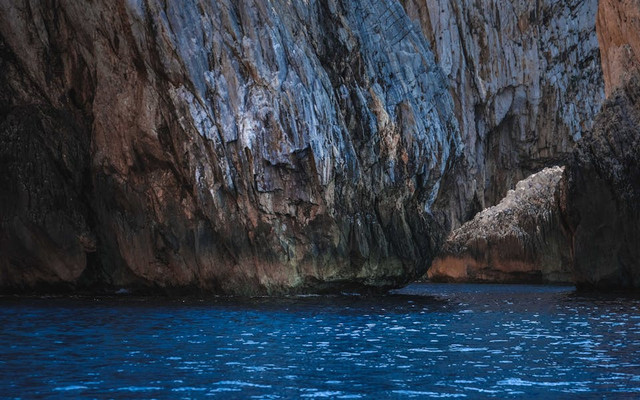 Telaga Sunyi Purwokerto. Foto hanya ilustrasi, bukan tempat sebenarnya. Sumber: pexels.com/Francesco Ungaro