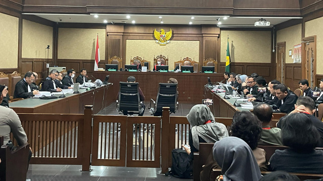 Sidang pemeriksaan saksi kasus dugaan suap dan perintangan penyidikan yang menjerat Sekjen PDIP Hasto Kristiyanto sebagai terdakwa, di Pengadilan Tipikor Jakarta, Kamis (24/4/2025). Foto: Fadhil Pramudya/kumparan