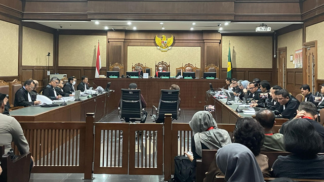 Sidang pemeriksaan saksi kasus dugaan suap dan perintangan penyidikan yang menjerat Sekjen PDIP Hasto Kristiyanto sebagai terdakwa, di Pengadilan Tipikor Jakarta, Kamis (24/4/2025). Foto: Fadhil Pramudya/kumparan