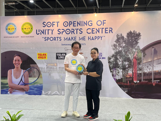 Peresmian Unity Sports Center oleh Wali Kota Semarang Agustina Wilujeng Pramestuti dan Komisaris PT Tiara Bukit Kencana Irwan Hidayat. Foto: Intan Alliva/kumparan