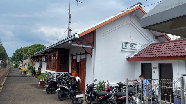 Salah satu suasana stasiun kecil dekat dengan Banjar. Perjalanan dengan moda Kereta Api menjadi hal menarik untuk berwisata.