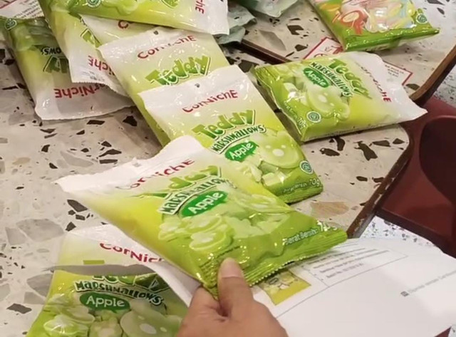Salah satu produk marshmallow yang diduga mengandung babi meski berlabel halal. Foto : Istimewa