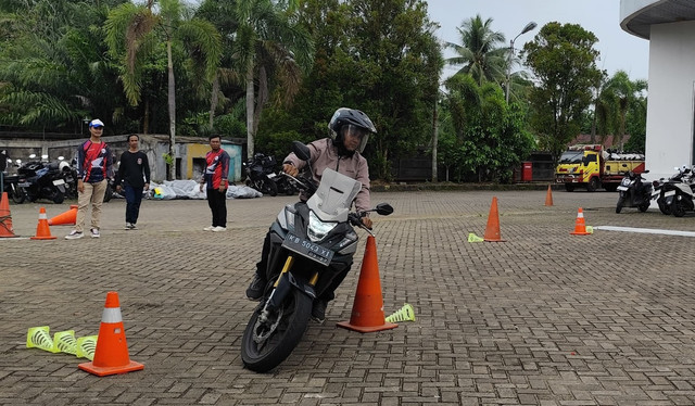 Ilustrasi berkendara. Foto: Dok. Asmo Kalbar