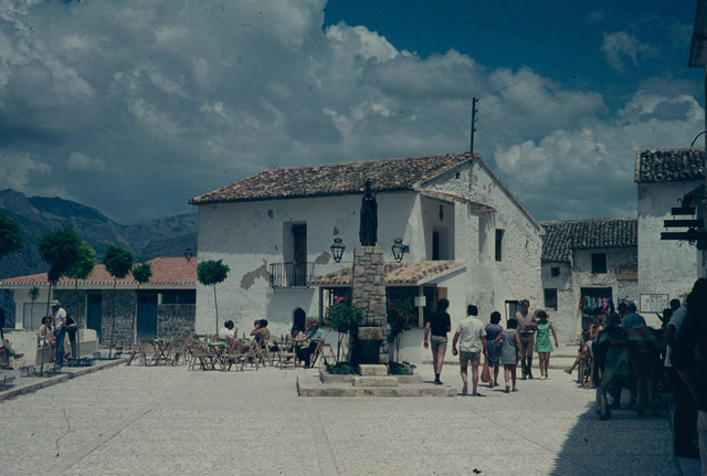 Ilustrasi 5 Film Malaysia Terbaik dengan Alur Cerita yang Menarik, Unsplash/Annie Spratt