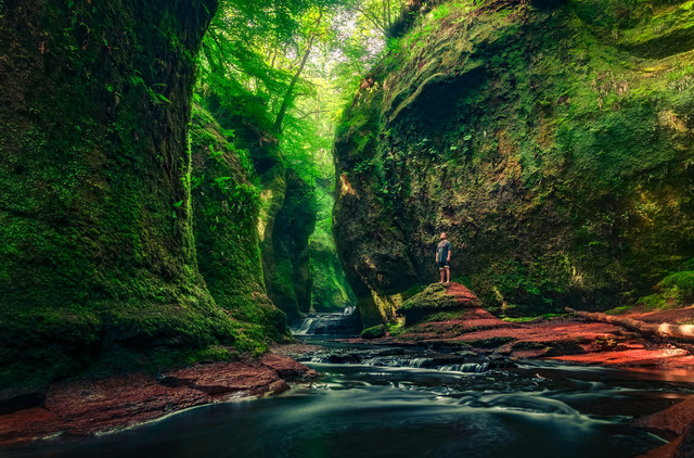Misteri Green Canyon Pangandaran, foto hanya ilustrasi, bukan tempat sebenarnya: Unsplash/Arnaud Mariat