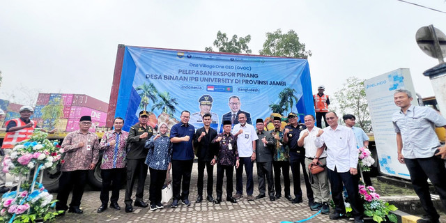 Lewat Program OVOC, Mahasiswa IPB University dan Petani Jambi Ekspor Pinang