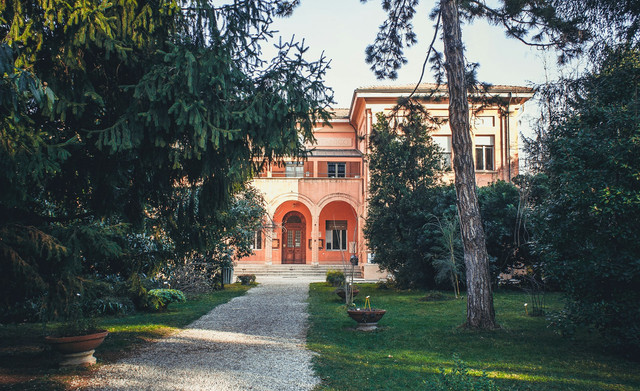 Villa di Cikoromoy Pandeglang, Foto Hanya Ilustrasi, Bukan Gambar Sebenarnya, Sumber Foto: Unsplash/Max Nayman