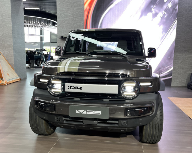 iCAR V23 saat ditampilkan di 2025 International Business Summit, Wuhu China. SUV kompak ini yang akan masuk ke Indonesia di bawah manajemen JAECOO. Foto: Tio Ridwan/kumparan