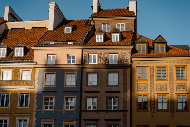 Ilustrasi Apakah Baja Ringan Kuat untuk Genteng Beton,Foto:Pexels/MART PRODUCTION