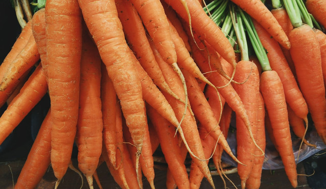 Ilustrsi Cara Merebus Wortel untuk Diet, Foto:Unsplash/Harshal S. Hirve