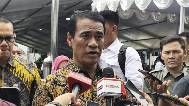 Menteri Pertanian Amran Sulaiman  di kantor Kementerian Pertanian, Jakarta, Sabtu (26/4/2025).  Foto: Widya Islamiati/kumparan