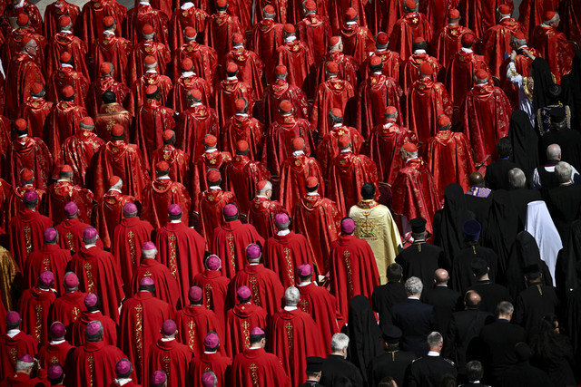 Suasana saat Misa Pemakaman Paus Fransiskus di Vatikan, Sabtu (26/4/2025). Foto: Dylan Martinez/Reuters