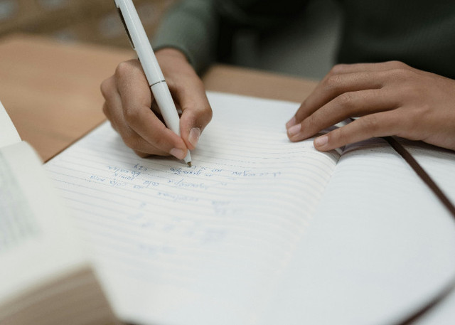 Ilustrasi Contoh Soal Manajerial PPPK. Pexels/Tima Miroshnichenko