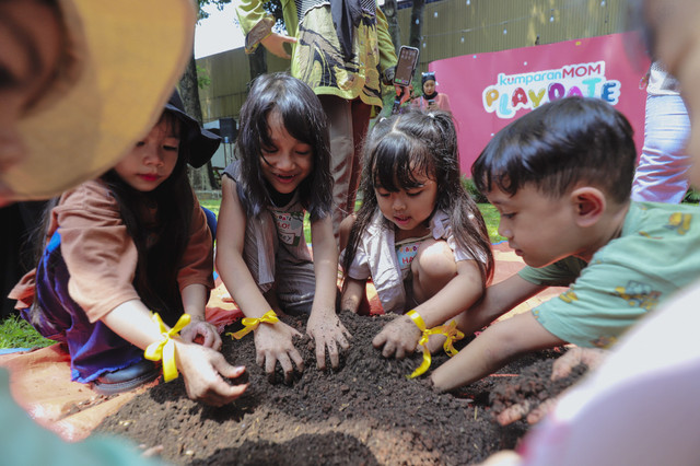 Keseruan kumparanMOM Playdate Spesial Hari Bumi 2025. Foto: Jamal Ramadhan/kumparan