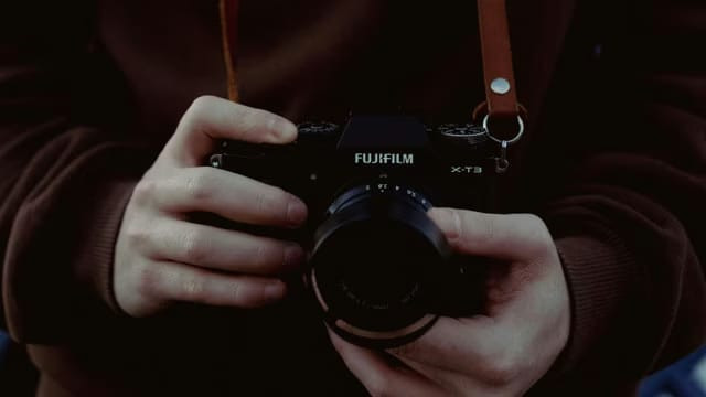 Ilustrasi kamera mirrorless. Foto: Pexels