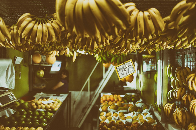 Pasar Larangan Sidoarjo. Foto Hanya Ilustrasi, Bukan Sebenarnya. Sumber Unsplash Diego Catto