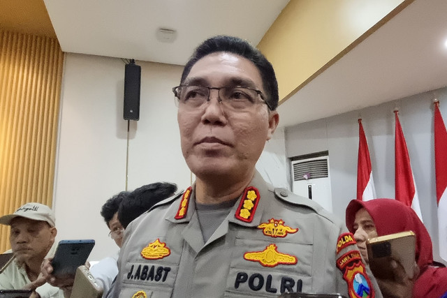 Kabid Humas Polda Jatim Kombes Pol Jules Abraham Abast. Foto: Farusma Okta Verdian/kumparan
