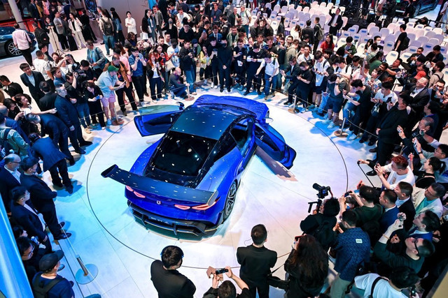 Mobil listrik konsep sport Denza Z debut global di Auto Shanghai 2025. Foto: Denza