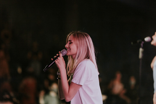 Ilustrasi Top 3 Indonesian Idol 2025. Unsplash.com/Kevin Britos
