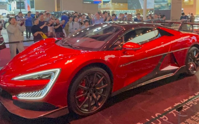 Mobil supercar Yangwang U9. Foto: Arifin Asydhad/kumparan