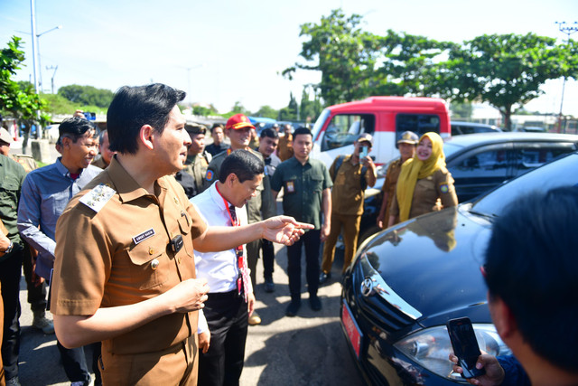 Bupati Indramayu, Lucky Hakim, dalam apel inventarisasi, Selasa (29/4/2025). Dok: kumparan