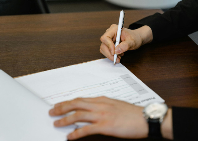 Ilustrasi Contoh Soal Tes PPPK Teknis, Pexels/MART PRODUCTION