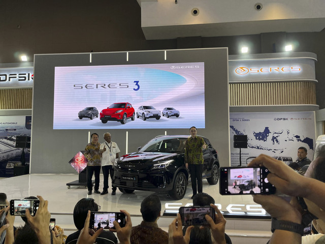 Peluncuran Seres 3 di PEVS 2025. Foto: Fitra Andrianto/kumparan