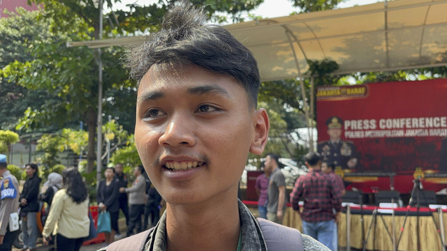 Sakti, warga Kalideres, Jakarta Barat, mendapatkan kembali motornya usai dicuri. Foto: Abid Raihan/kumparan