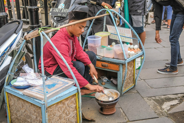 Ketangguhan para pedagang kaki lima(Foto oleh Windo Nugroho di Unsplash)