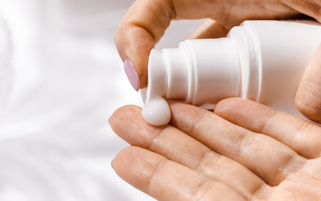 Ilustrasi primer dulu atau sunscreen dulu. Sumber foto: Pixabay/ AdoreBeautyNZ