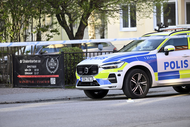Ilustrasi mobil polisi di Uppsala, Swedia, Selasa (29/4/2025). Foto: TT News Agency/Fredrik Sandberg via REUTERS 