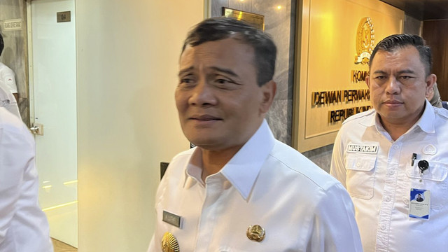 Gubernur Jawa Tengah Ahmad Luthfi di Kompleks Parlemen, Senayan, Jakarta, Rabu (30/4/2025). Foto: Haya Syahira/kumparan