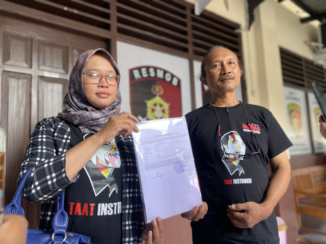 Perwakilan Relawan Alap-Alap Jokowi yang melaporkan Roy Suryo dkk ke Polresta Sleman. Foto: Resti Damayanti/Pandangan Jogja