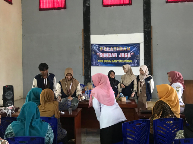 Dokumentasi workshop pembuatan sabun organik buah lerak. foto.nadia anggun saffitri